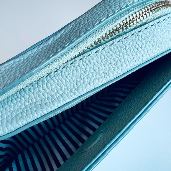 Light Blue Kate Spade Crossbody Handbag - GREAT condition! - Picture 2 of 9